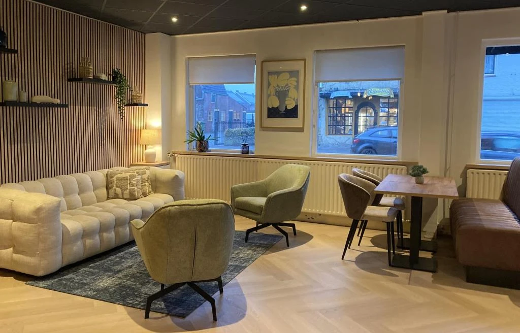 Hotel Emilia thumbnail 3