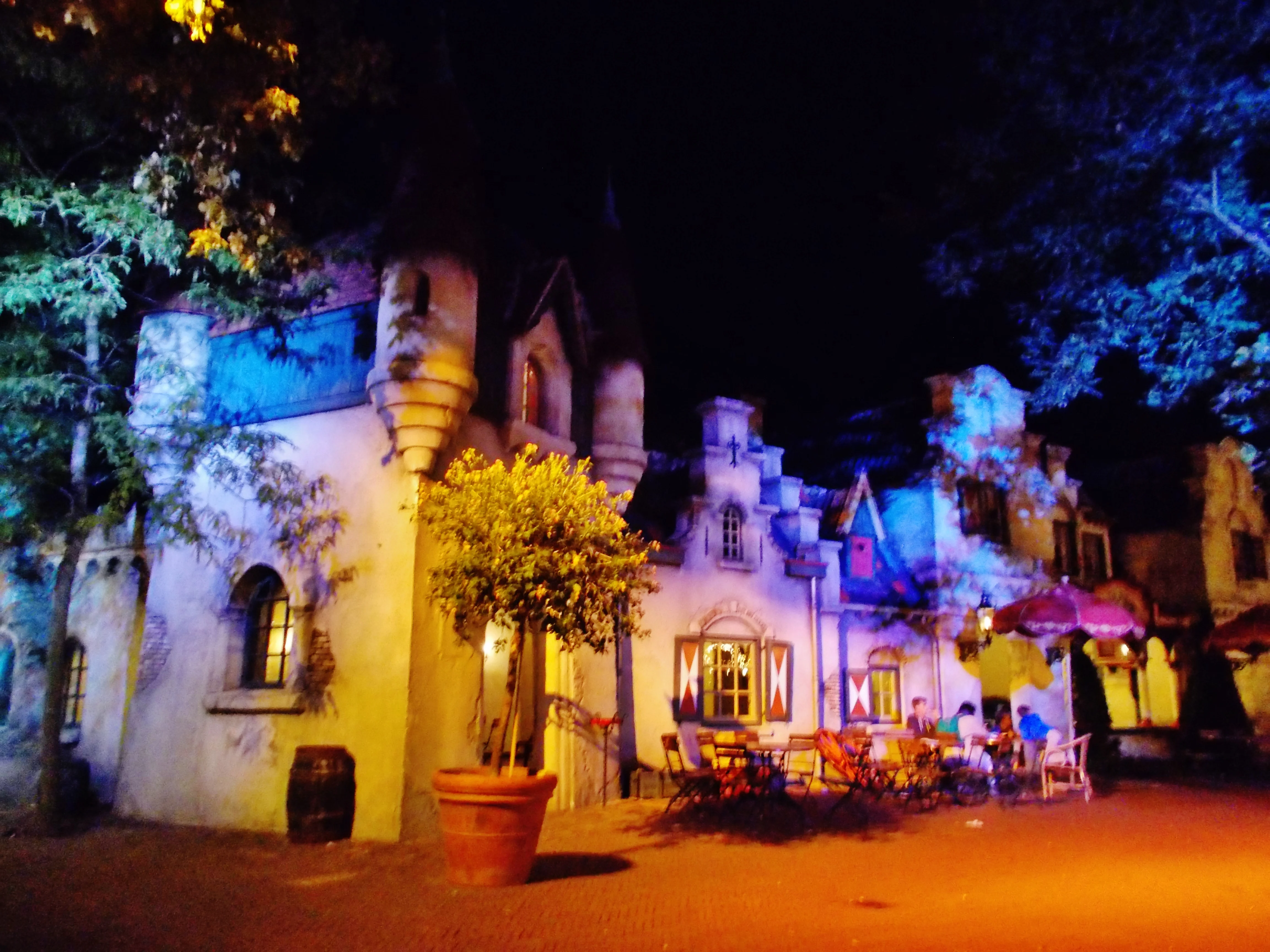 Anton Pieckplein met diverse attracties