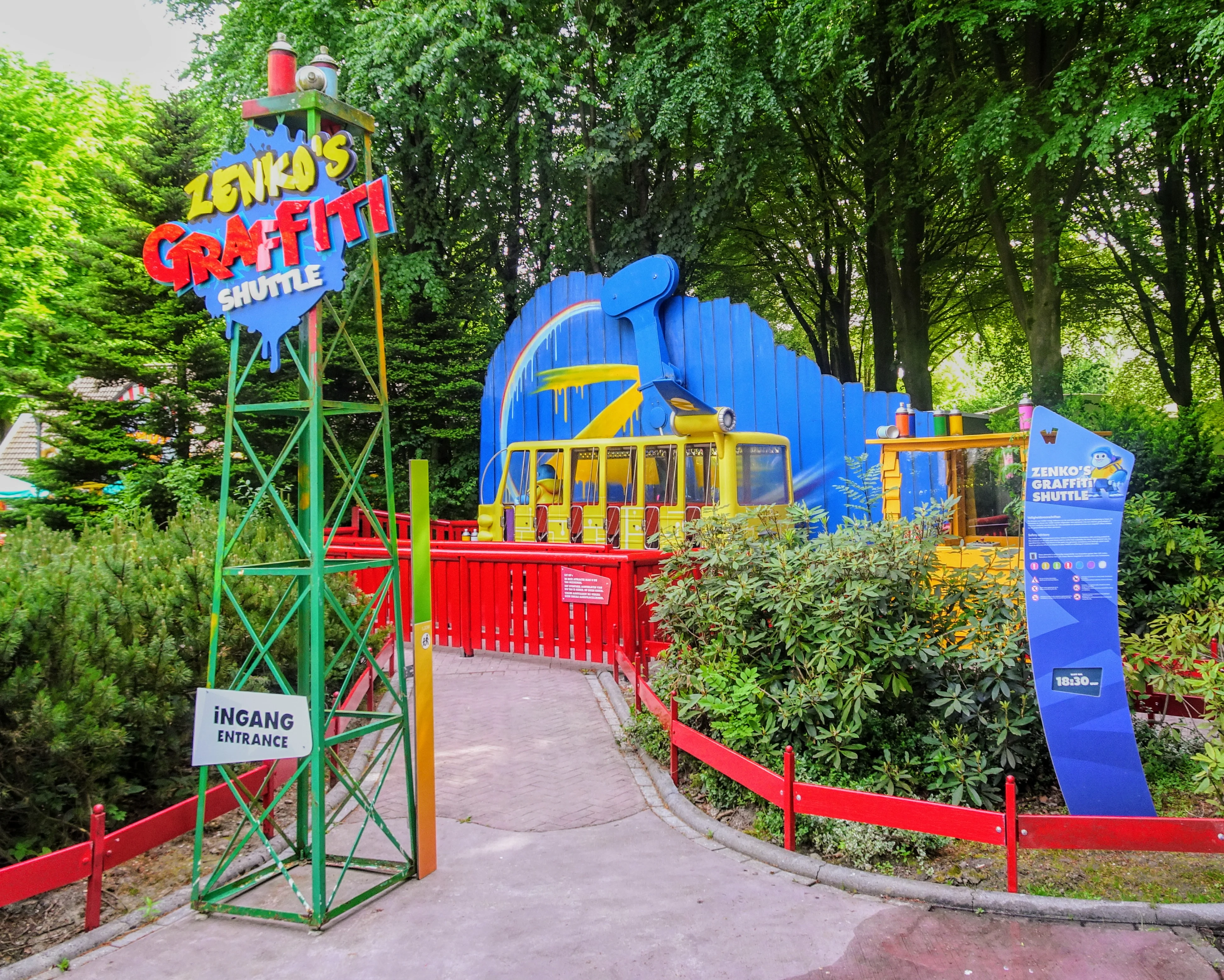 Walibi's Shuttle